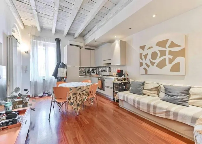 Nolo - Floor Bright - Metro Pasteur Apartment *